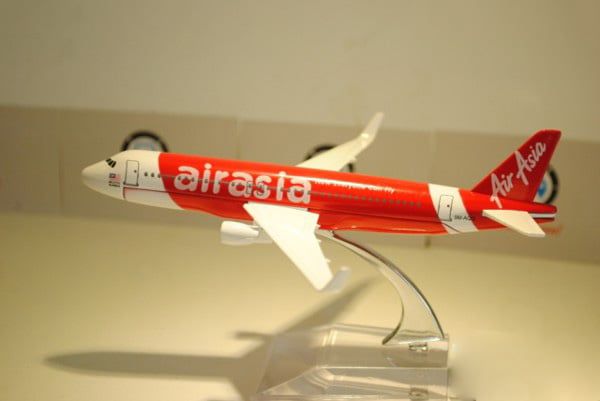 Mô hình máy bay Air Asia Airbus A330 16cm Everfly