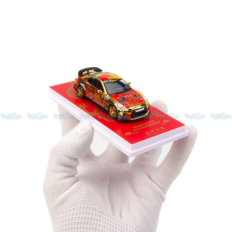 Mô hình xe Nissan GTR (R35)  Year Of The Dragon Special Edition 2024 1:64 Inno Model