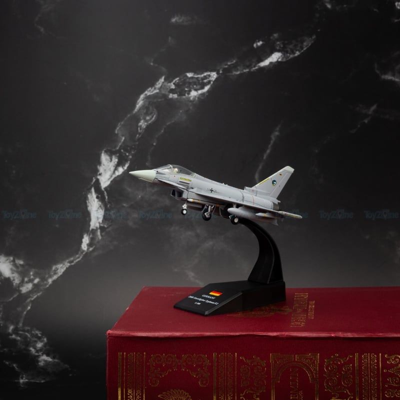 Mô hình máy bay chiến đấu EF2000 Eurofighter Typhoon 1:100 AmerCom