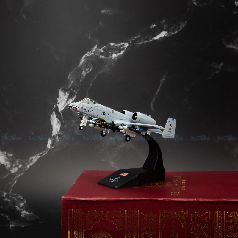 Mô hình máy bay chiến đấu A-10 Thunderbolt II Fairchild Republic USA 1:100 Amer
