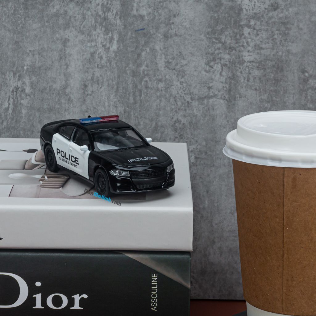 Mô hình xe Dodge Charger R/T Pursuit Police 1:36 Welly