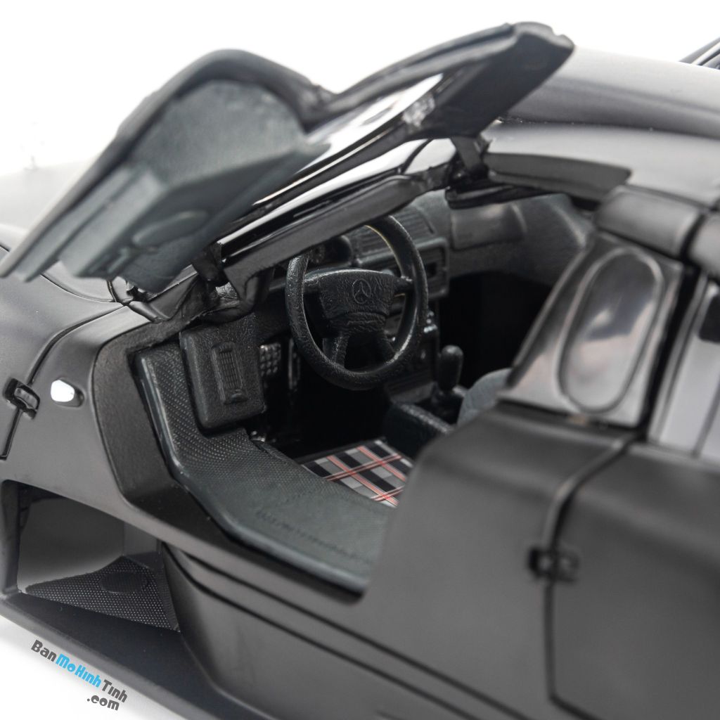 Mô hình xe đua Mercedes-Benz CLK-GTR Street Version 1:18 Maisto Matte Black (5)