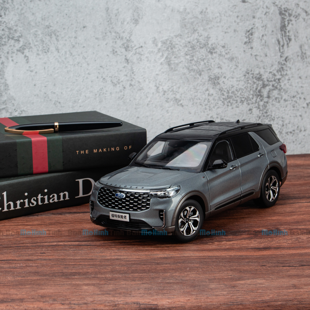 Mô hình xe Ford Explorer 1:18 Dealer