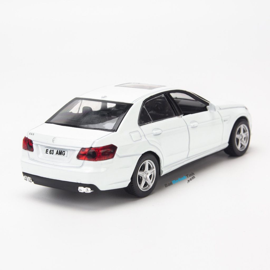 Mô hình Mercedes Benz E63 1:36 Uni White (4)
