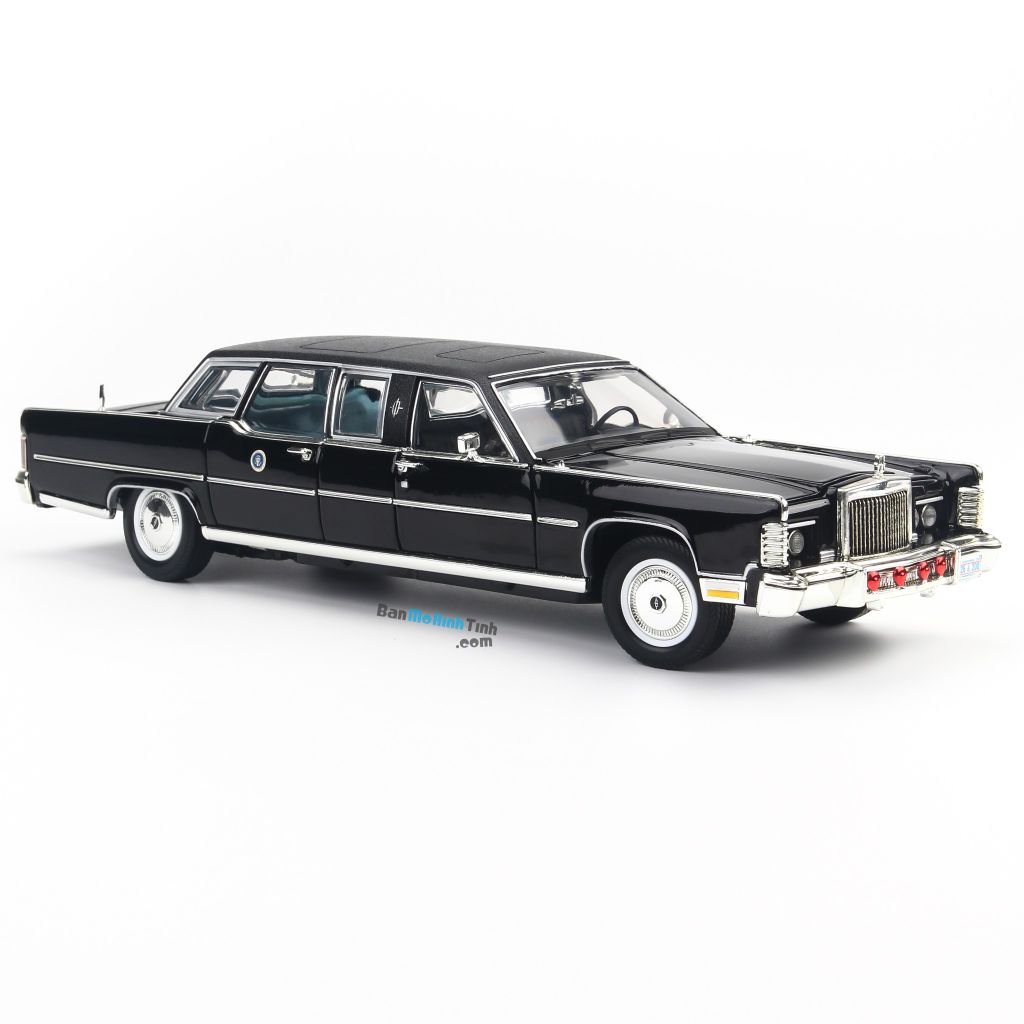 Mô hình xe cổ 1972 Lincoln Continental Reagan Car Black 1:24 – 