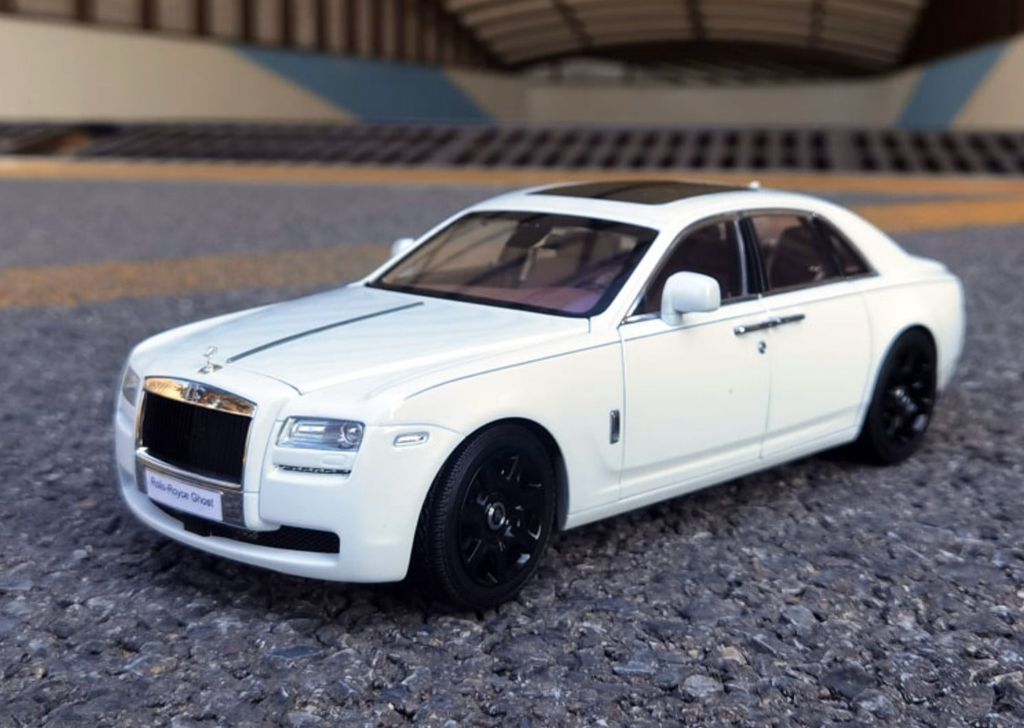  Mô hình xe Rolls Royce Ghost Full Color 1:18 Kyosho 