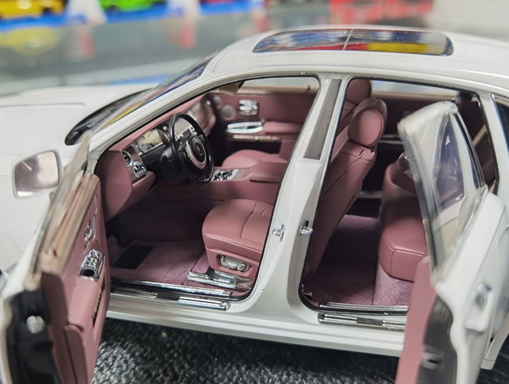  Mô hình xe Rolls Royce Ghost Full Color 1:18 Kyosho 