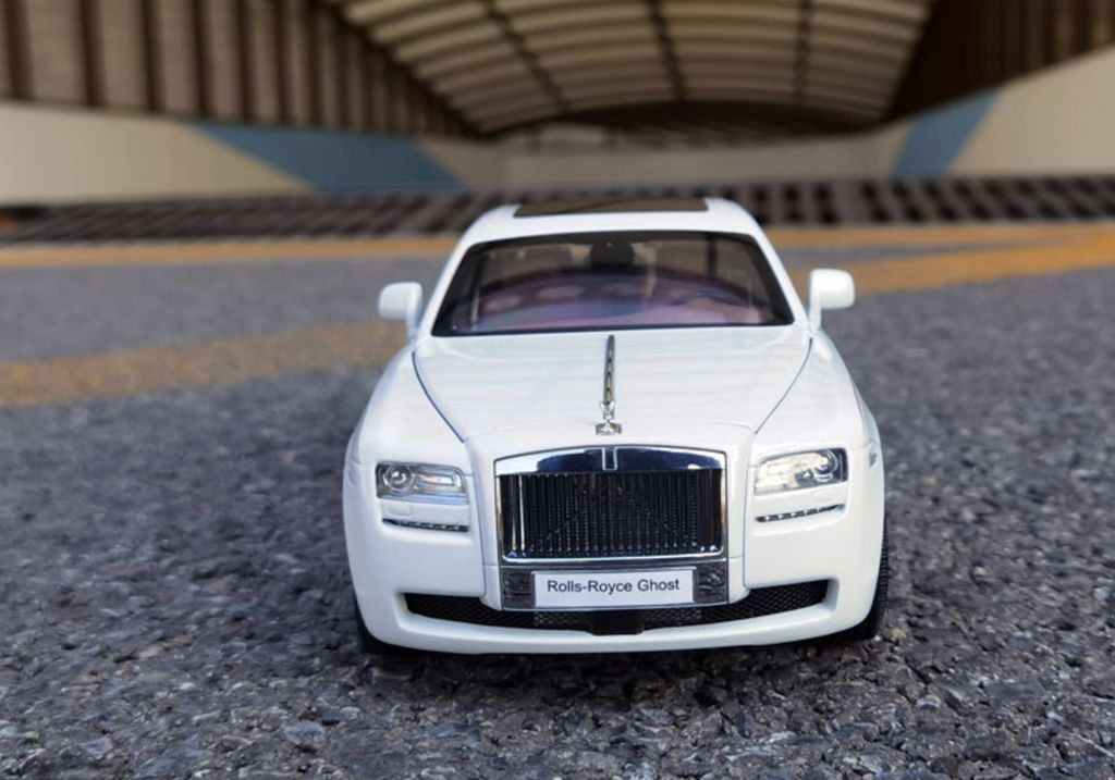  Mô hình xe Rolls Royce Ghost Full Color 1:18 Kyosho 