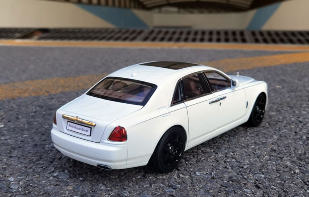  Mô hình xe Rolls Royce Ghost Full Color 1:18 Kyosho 