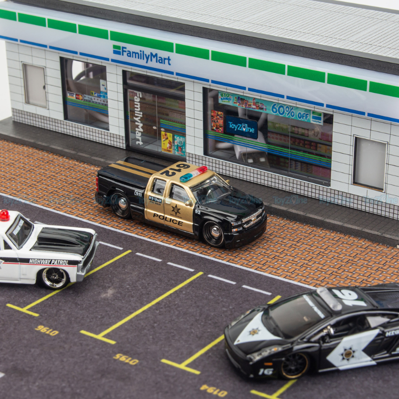 Mô hình xe Chevrolet Silverado SS 2004 Police Stay Black 1:64 Bburago