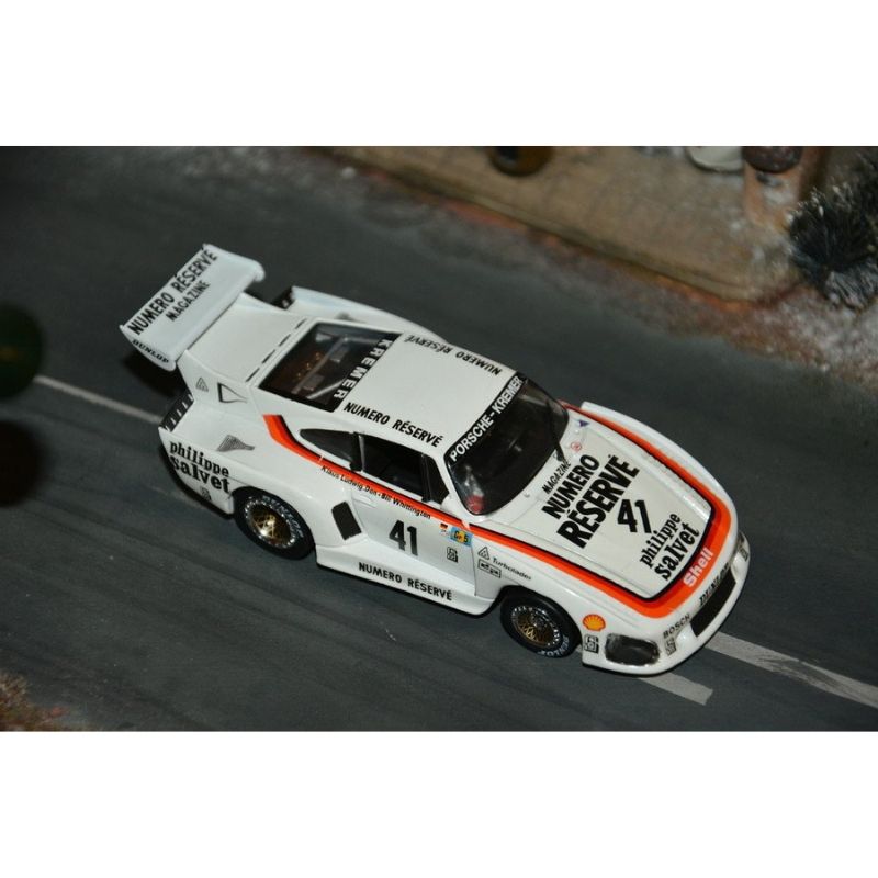 Mô hình xe Porsche 935 K3 24h of Le Mans 1979 Winner 1:64 Tarmac Works