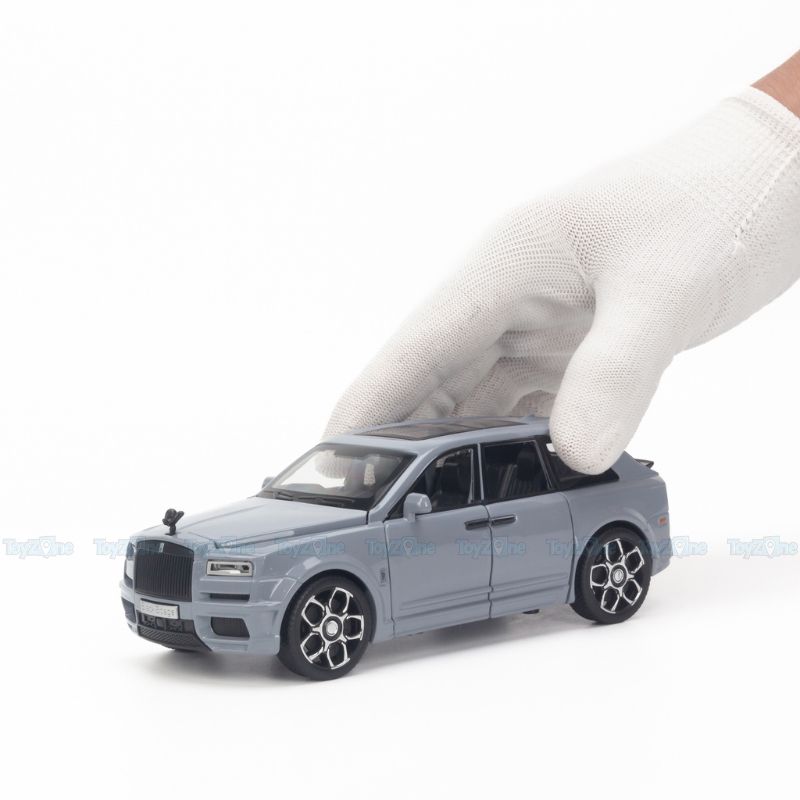  Mô hình xe Rolls Royce Cullinan Black Badge 1:32 Alloy Car Model 