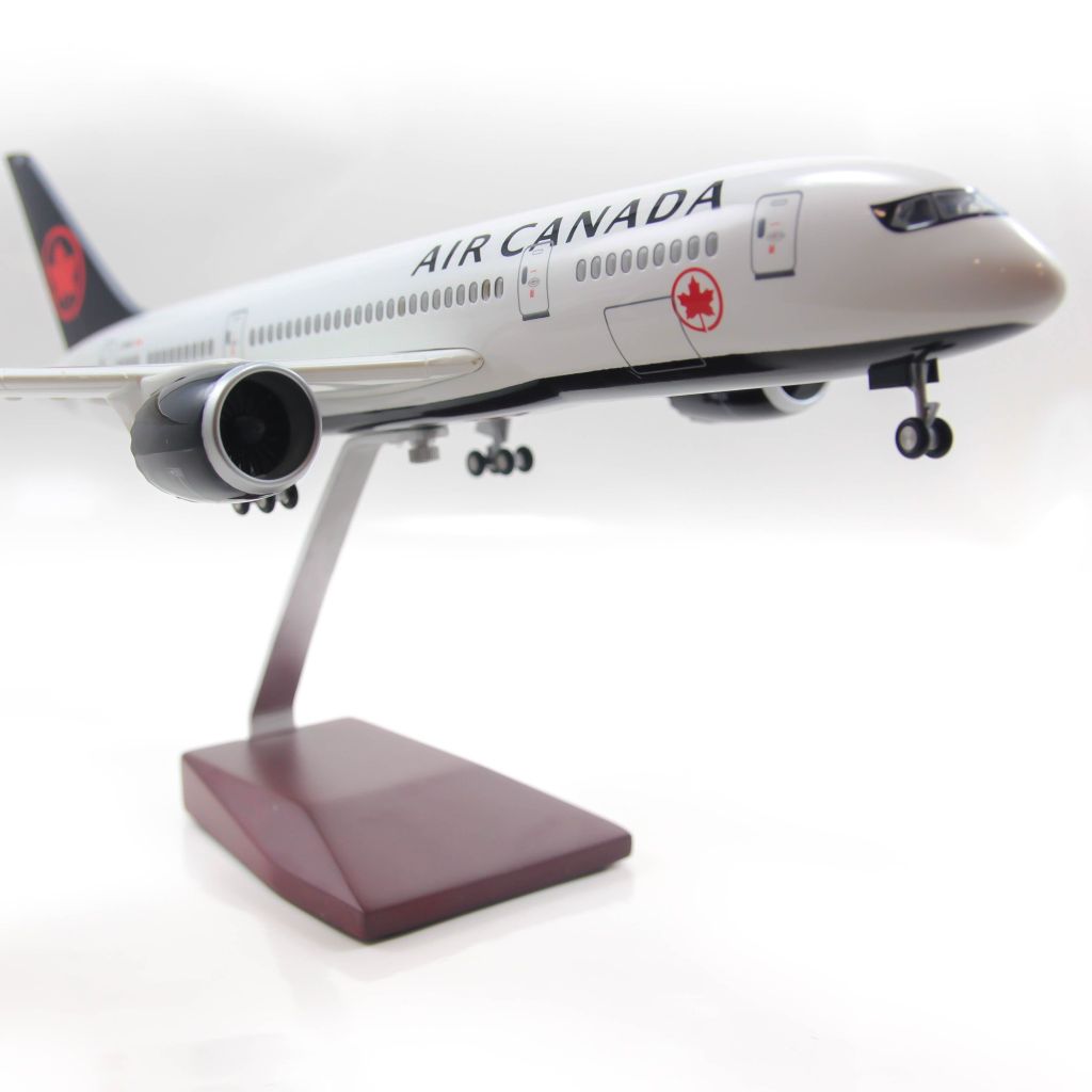 Mô hình máy bay lắp ráp có đèn led Canada Boeing B787 47cm Everfly Black