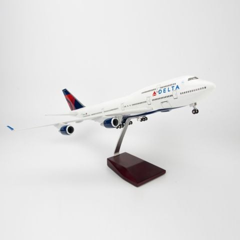 Mô hình máy bay Delta Air Lines Boeing B747 47cm lắp ráp có đèn Everfly