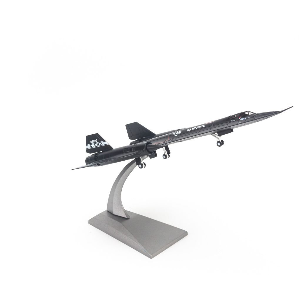  Mô hình máy bay quân sự SR-71 Blackbird Lockheed US Air Force 1:144 NS Model 