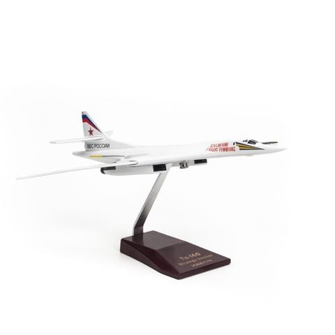 Mô hình máy bay ném bom chiến lược Tupolev Tu-160M2 Blackjack 1:144 NUOTIE