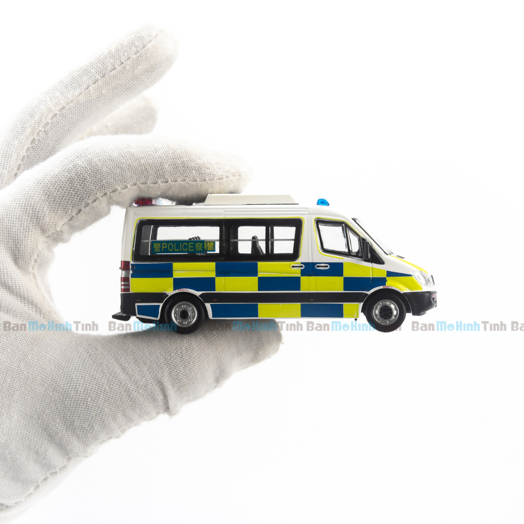 Mô hình xe Mercedes Benz Sprinter 1:64 Xcartoys