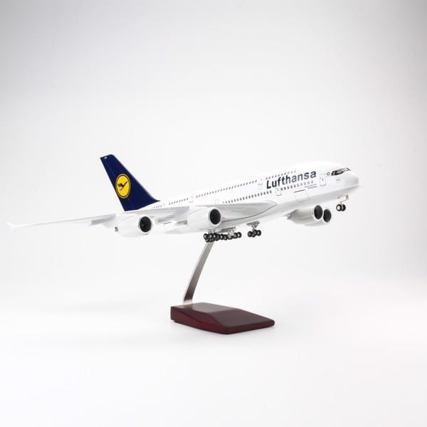  Mô hình máy bay Lufthansa 47cm lắp ráp có đèn Everfly 