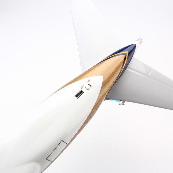 Mô hình máy bay Singapore Airlines 47cm lắp ráp có đèn Everfly