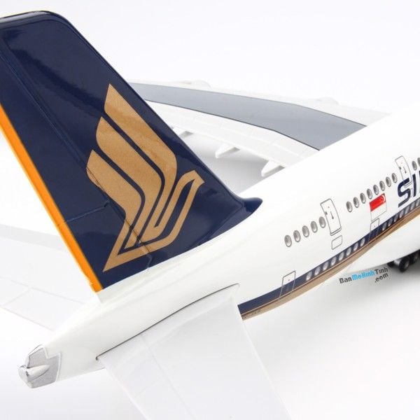 Mô hình máy bay Singapore Airlines 47cm lắp ráp có đèn Everfly