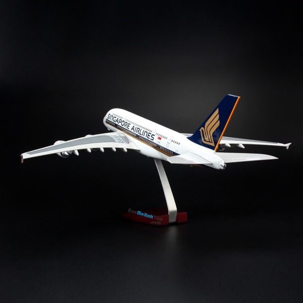 Mô hình máy bay Singapore Airlines 47cm lắp ráp có đèn Everfly