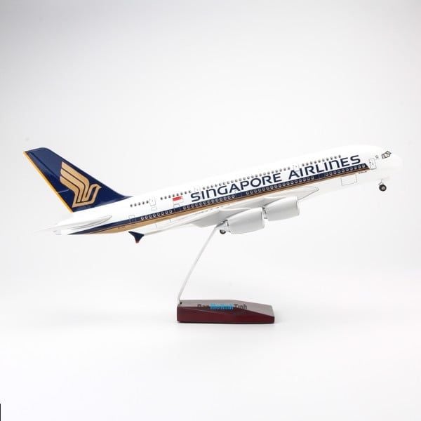 Mô hình máy bay Singapore Airlines 47cm lắp ráp có đèn Everfly
