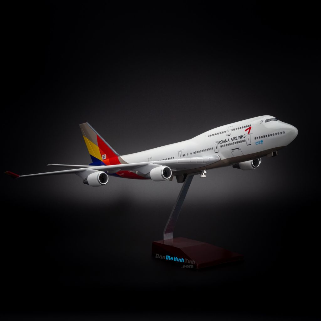 Mô hình máy bay Asiana Airlines Boeing B747 47cm lắp ráp có đèn Everfly