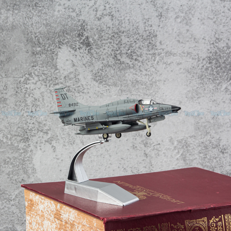 Mô hình máy bay chiến đấu A-4 Skyhawk US Marine 1:72 NsModel
