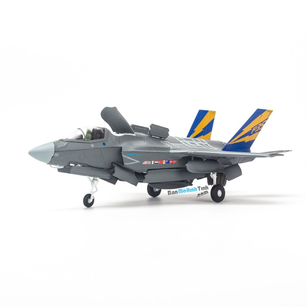  Mô hình máy bay chiến đấu F-35 Lightning II 2017 Lockheed Martin USA 1:72 NSModel 