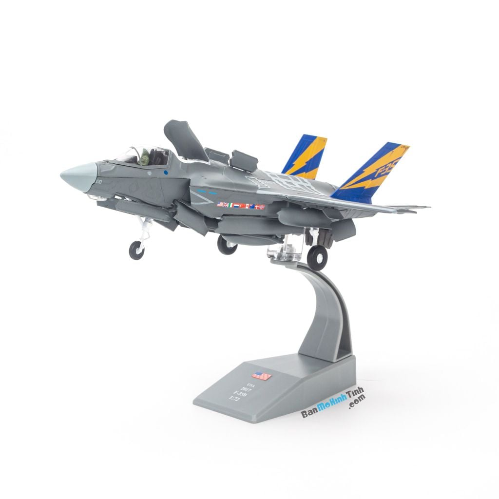  Mô hình máy bay chiến đấu F-35 Lightning II 2017 Lockheed Martin USA 1:72 NSModel 