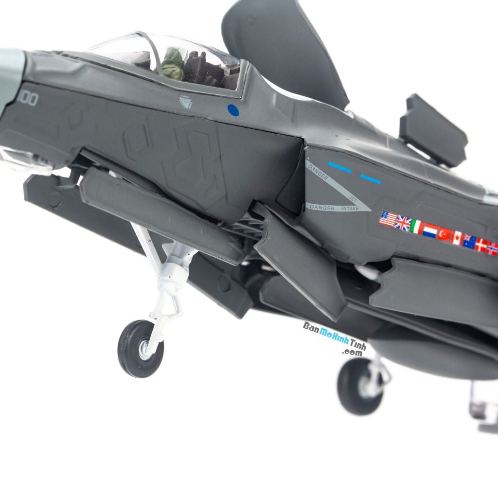  Mô hình máy bay chiến đấu F-35 Lightning II 2017 Lockheed Martin USA 1:72 NSModel 