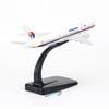 Mô hình máy bay tĩnh Malaysia Airlines Boeing B777 16cm Everfly giá rẻ (4)