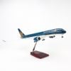  Mô hình máy bay Vietnam Airlines 47cm lắp ráp có đèn Everfly 