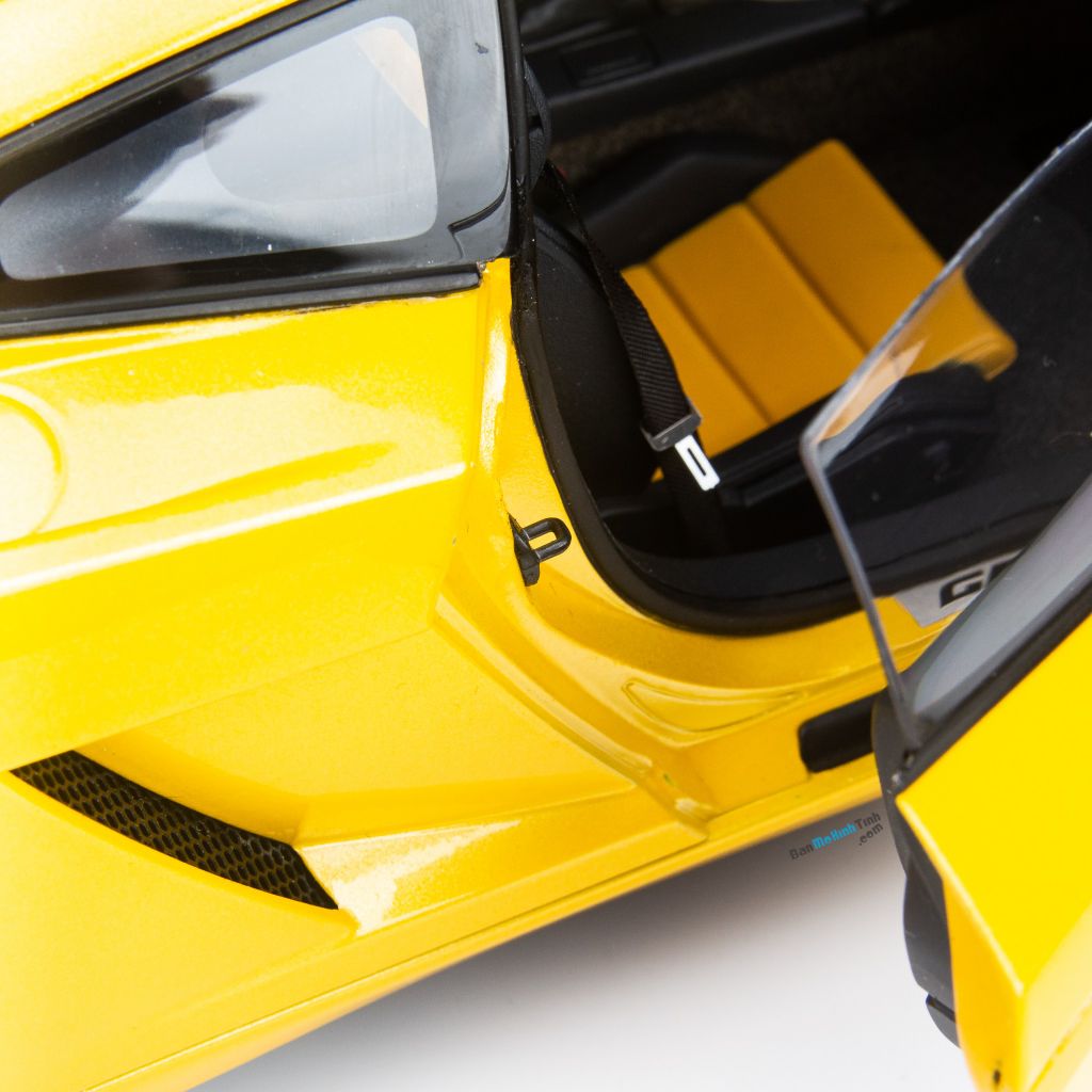 Mô hình siêu xe Lamborghini Gallardo Yellow 1:12 Autoart tốt nhất việt nam (23)