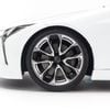 Mô hình siêu xe Lexus LC500h 1:18 Dealer White (3)