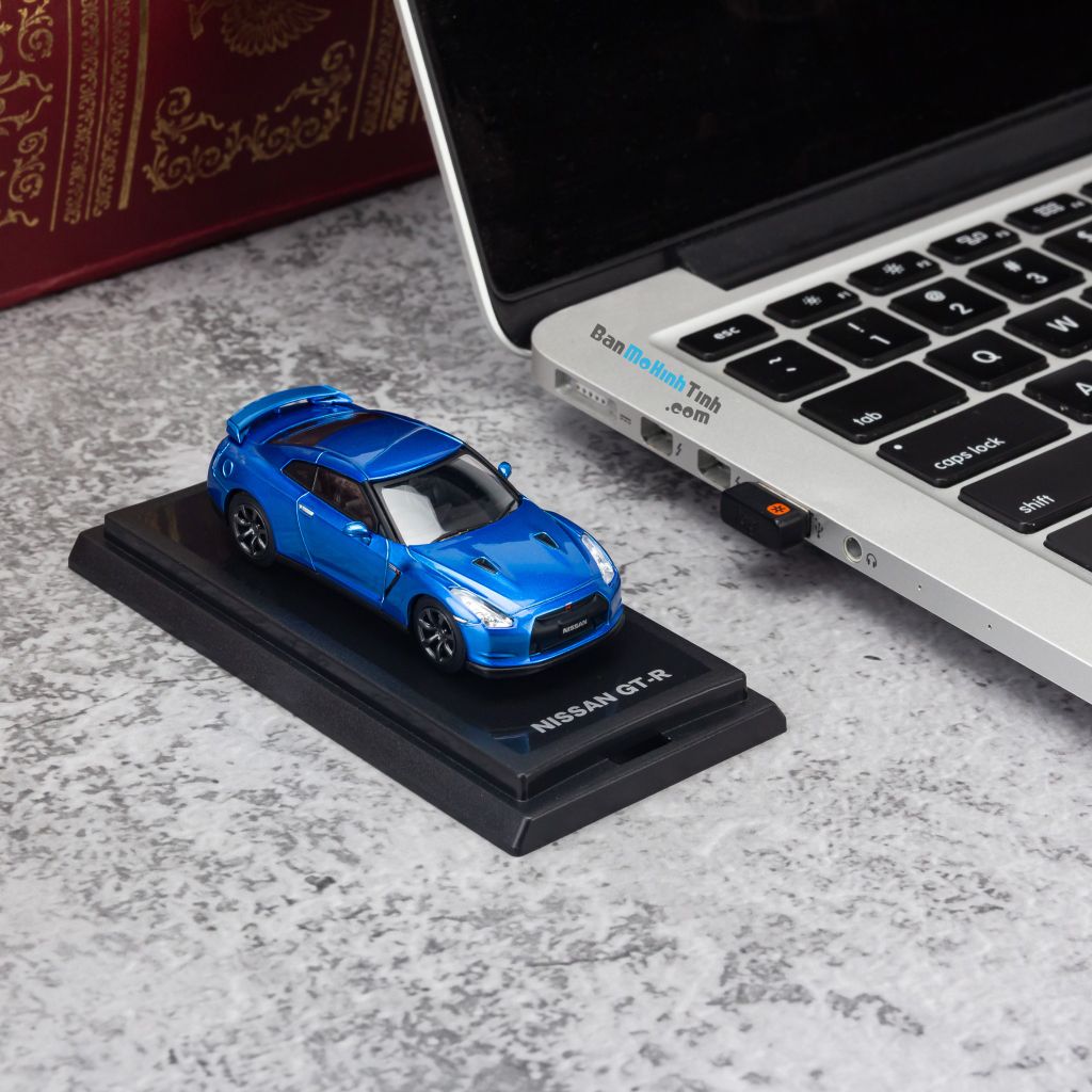 Mô hình xe Nissan GTR 1:64 Dealer Blue giá rẻ (7)