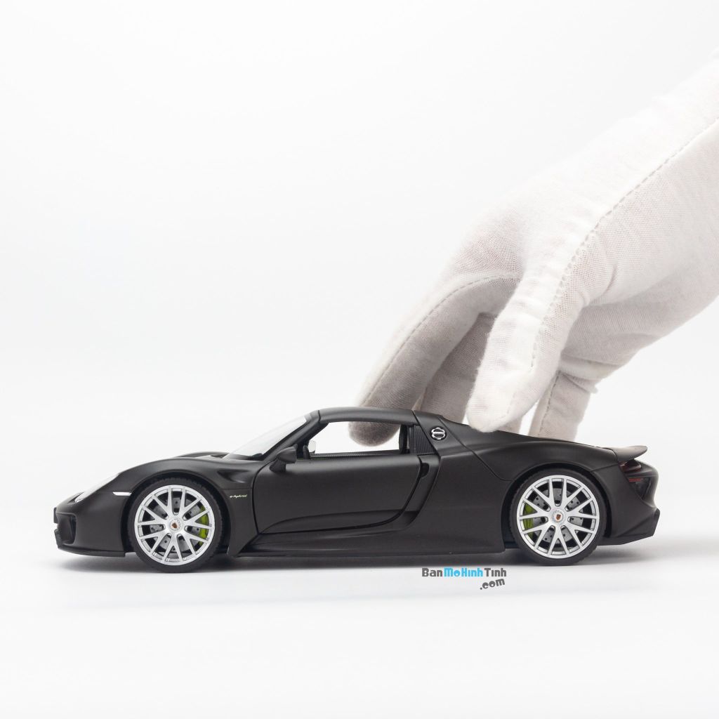 Mô hình xe Porsche 918 Spyder 1:24 Welly Matte Black (9)