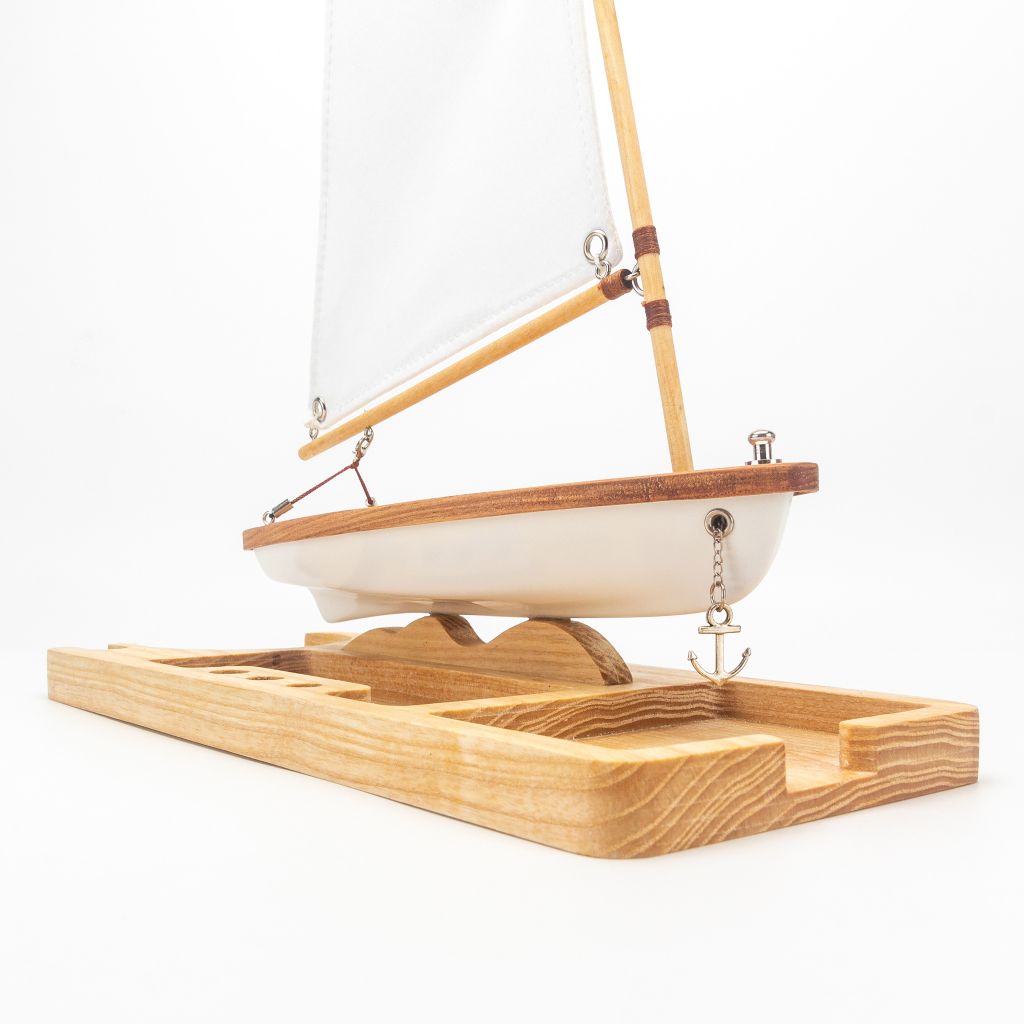 Mô hình thuyền buồm Lucky C200