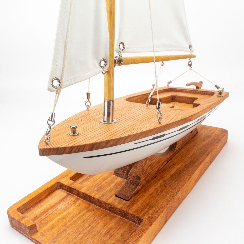 Mô hình thuyền buồm Lucky C300