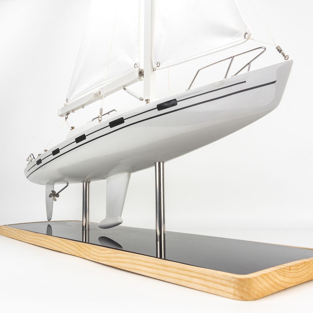 Mô hình thuyền buồm Lucky L600