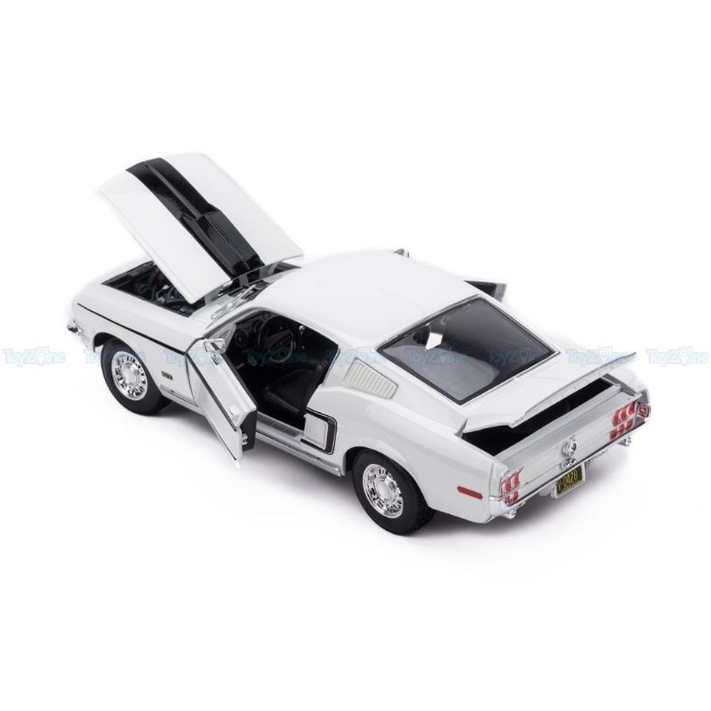 Mô hình xe Ford Mustang GT Cobra Jet 1968 1:18 MAISTO