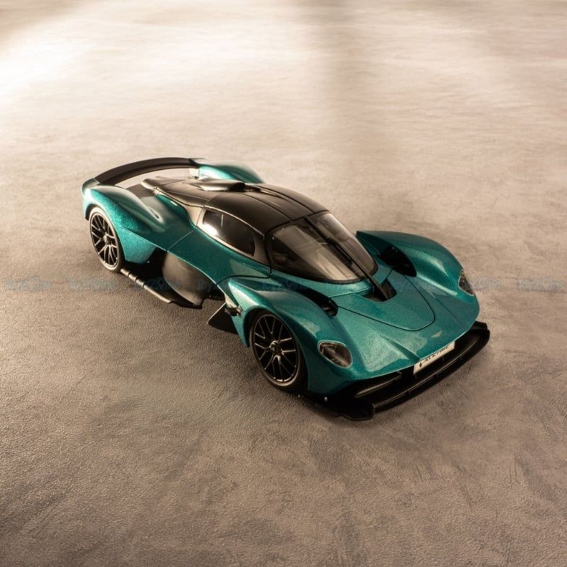 Mô hình xe Aston Martin Valkyrie 1:18 MAISTO