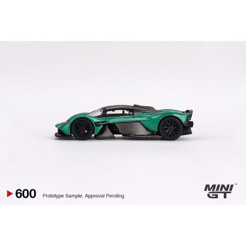 Mô hình xe Aston Martin Valkyrie 1:64 MiniGT