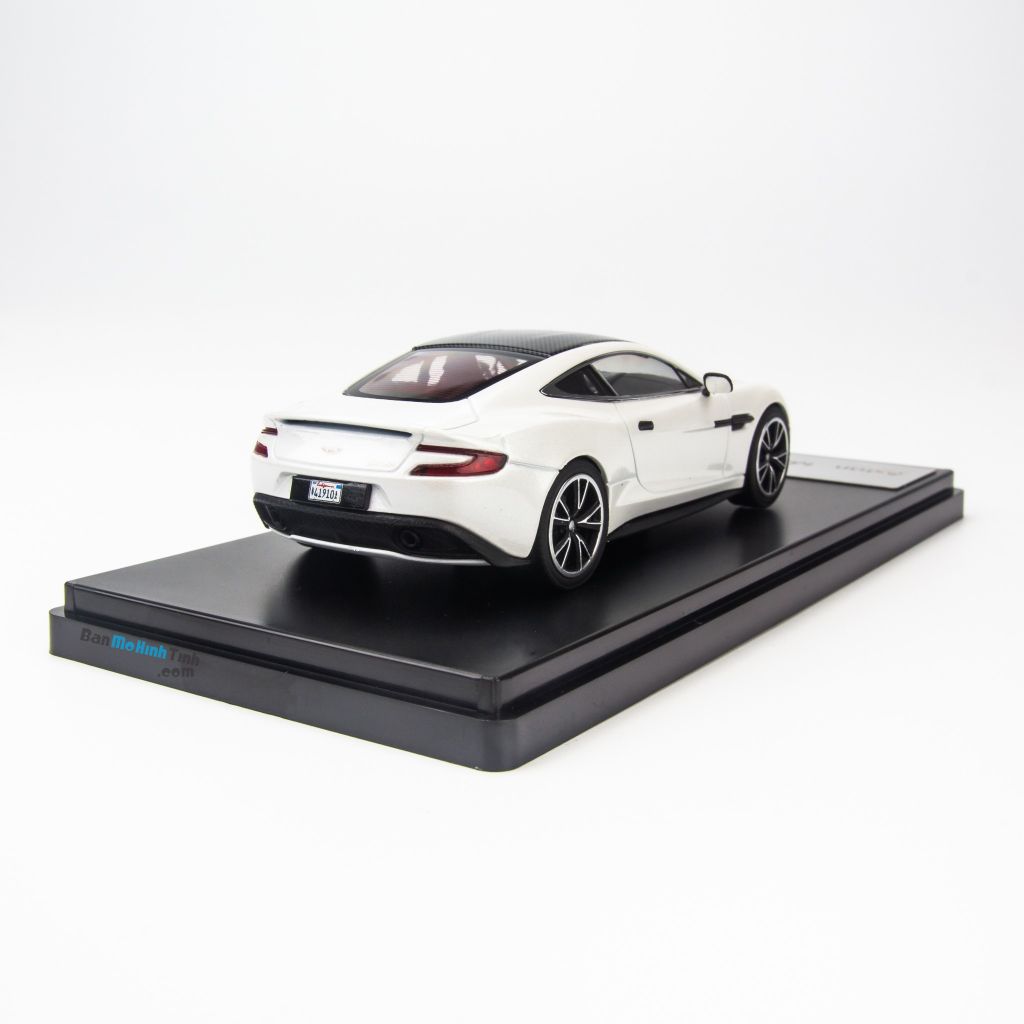 Mô hình siêu xe Aston Martin Vanquish White 1:43 Dealer (7)