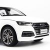  Mô hình xe Audi Q5L 2017 1:18 Dealer 