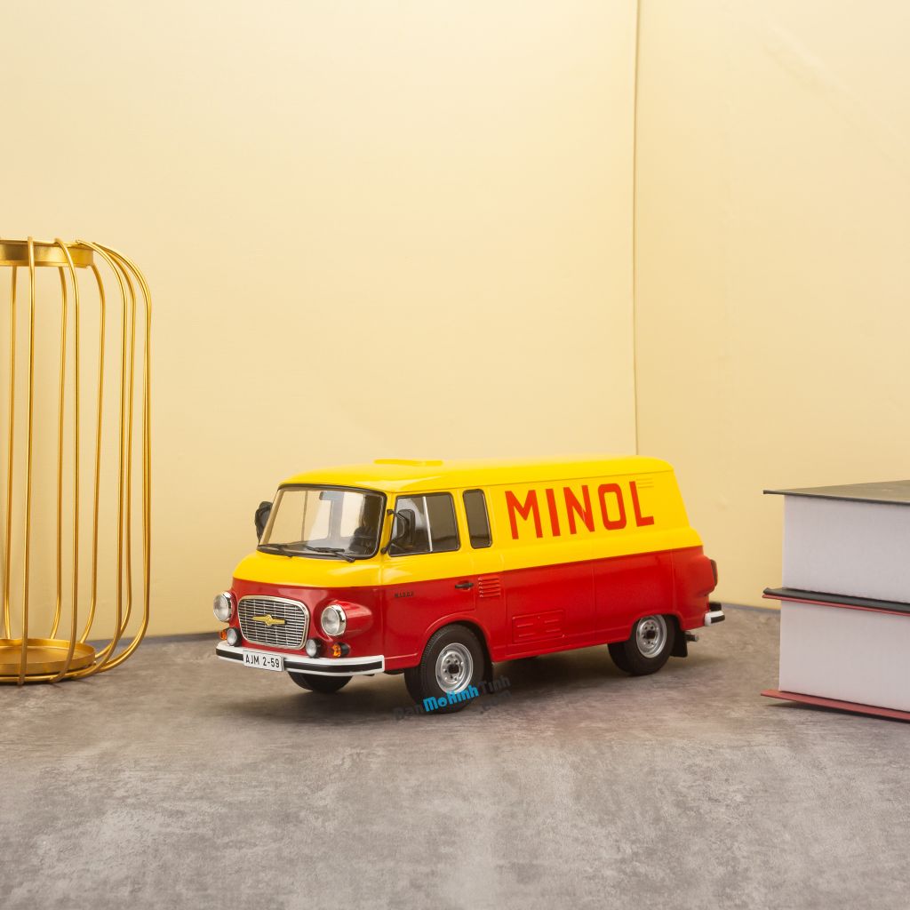 Mô hình xe Barkas B1000 1:18 MCG
