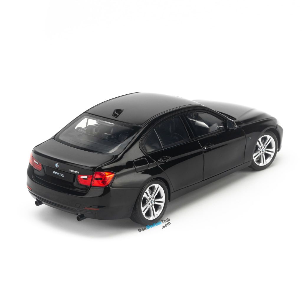  Mô hình xe BMW 335i 1:18 Welly 