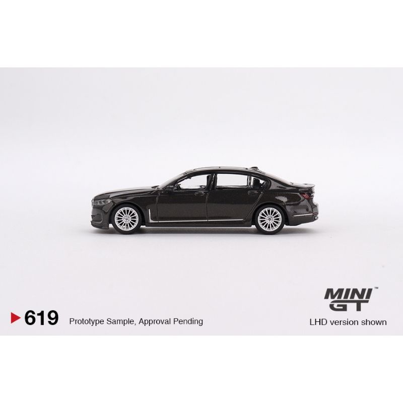 Mô hình xe BMW Alpina B7 xDrive 1:64 MiniGT