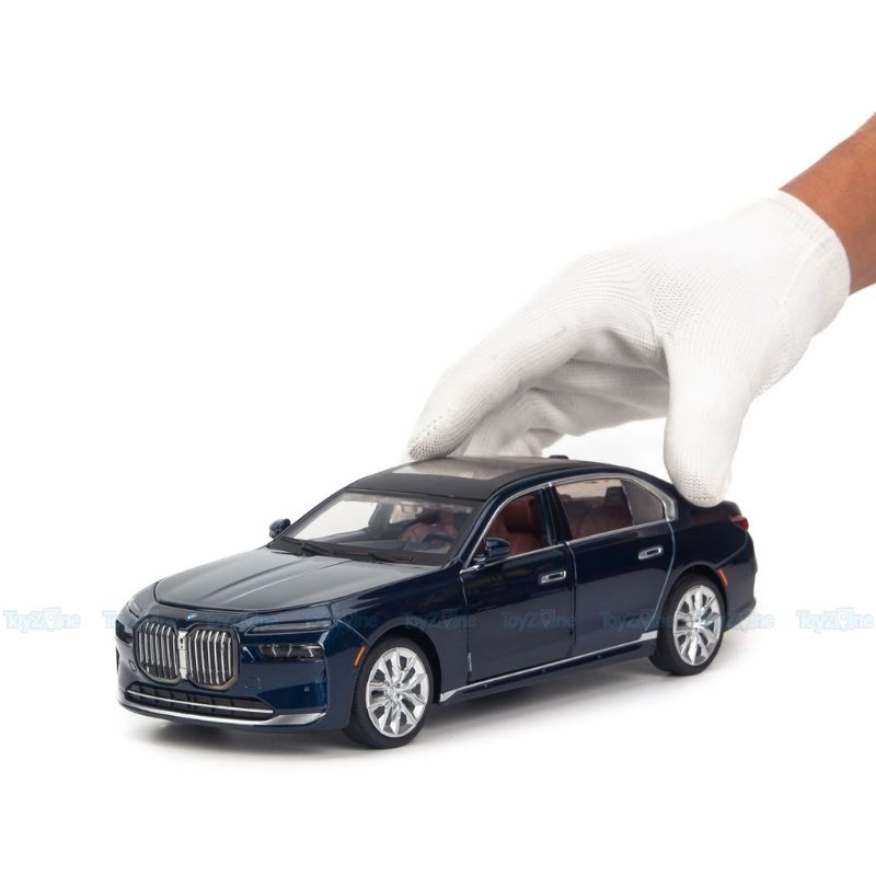  Mô hình xe BMW I7 Refined Edition 1:24 CCA 