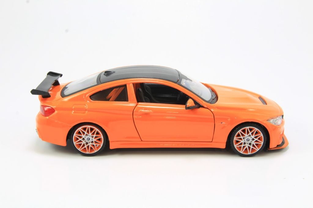  Mô hình xe BMW M4 GTS 1:24 Maisto 